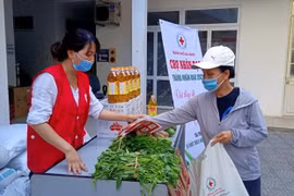 Cruz Roja de Vietnam exhorta a apoyar a personas afectadas por COVID-19