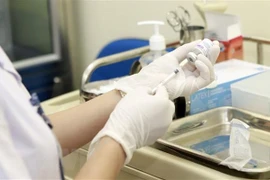 Vietnam registra primera muerte relacionada con vacuna contra COVID-19