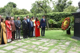 Vietnamitas en México y Venezuela honran al Presidente Ho Chi Minh en Día Nacional