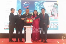 Inauguran salón de transacciones de tecnología y equipos de provincia vietnamita de Bac Giang