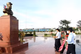 Conmemoran en provincia vietnamita natalicio del líder cubano Fidel Castro