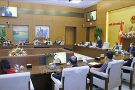 Presidente del Parlamento de Vietnam se reúne con ejecutivos de empresas ejemplares de ciencia y tecnología