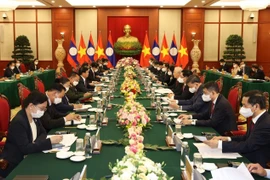 Ratifican compromiso de enriquecer relaciones especiales Vietnam-Laos 