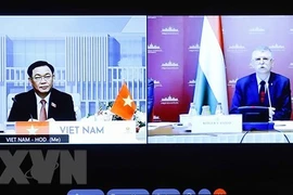 Dirigentes parlamentarios de Vietnam y Hungría sostienen conversaciones 