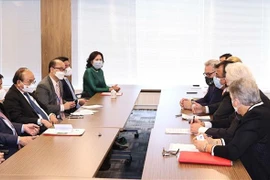 Presidente de Vietnam dialoga con inversores estadounidenses