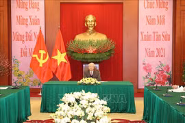 Máximos dirigentes de Vietnam y China sostienen conversación telefónica