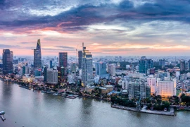 Prevención eficiente de COVID-19 contribuye a elevar calificación crediticia de Vietnam