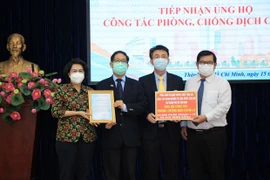 Empresas extranjeras apoyan a Ciudad Ho Chi Minh en lucha contra el COVID-19