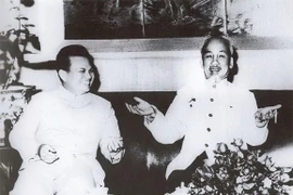 Alaba periódico PathetLao gran amistad Vietnam-Laos