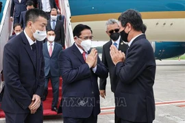 Arriba primer ministro de Vietnam a Indonesia para reunión de líderes de la ASEAN