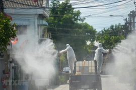 Tailandia registra récord de nuevos casos de COVID-19, en su mayoría prisioneros