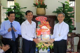 Felicitan a católicos en provincia vietnamita de Vinh Long en ocasión de Pascua