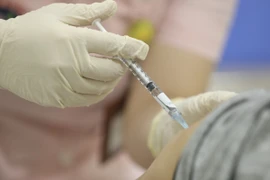 COVID-19: Más de 51 mil personas vacunadas en Vietnam 