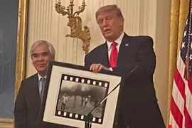 Autor de instantánea “La Niña del Napalm” recibe medalla de EE.UU.