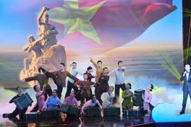 Celebran programa artístico por 60 aniversario de apertura de ruta marítima Ho Chi Minh 