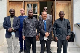 Vietnam y Tanzania buscan desarrollar cooperación bilateral en materia de inversiones