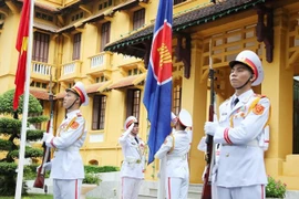 Unida ASEAN para superar los desafíos e impulsar desarrollo 