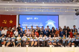 Estudiantes vietnamitas reciben certificado de competencia global de Nueva Zelanda