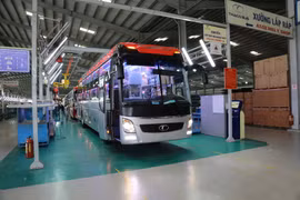 Aumentan drásticamente ventas de autobuses vietnamitas