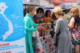 Promueven imágenes de Vietnam en Dinamarca