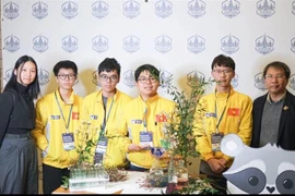 Estudiantes vietnamitas ganan medallas en competencia rusa de química