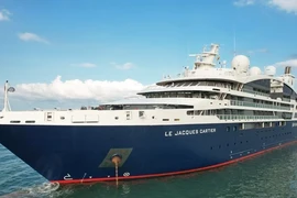 Crucero de lujo francés Le Jacques Cartier llega a Phu Quoc