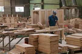 EE.UU. amplía investigaciones sobre armarios de madera procedentes de Vietnam