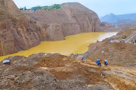 Colapso de la mina de jade en Myanmar cobra víctimas
