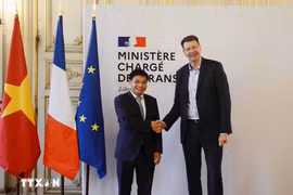 Vietnam y Francia fortalecen cooperación en transporte