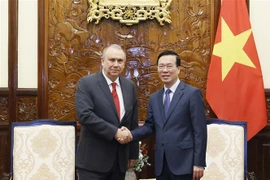 Presidente de Vietnam recibe a embajadores de Nueva Zelanda y Perú