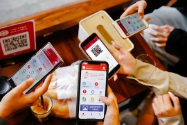 Alta tasa de poseedores adultos de cuentas de pago en Vietnam