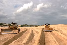 Primer ministro insta a tomar medidas para impulsar proyectos de infraestructura