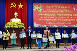 Vicepresidenta de Vietnam alienta a personas pobres en ocasión del Tet