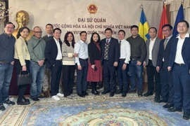 Intelectuales vietnamitas en extranjero desean contribuir más al desarrollo nacional