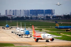 Aumentan trenes y aviones para atender necesidades de viaje por el Tet en Vietnam