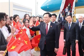Presidente del Parlamento de Vietnam llega a Beijng para visita oficial a China
