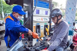 Precios de gasolina en Vietnam registran aumento ligero