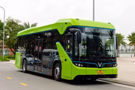 Hanoi propone sustituir autobuses tradicionales por eléctricos en nueve rutas