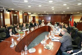 Mesa redonda sobre el lenguaje en actividades diplomáticas Vietnam- Rusia