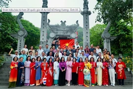 Vietnamitas en ultramar regresan a casa para conmemorar a fundadores de la nación