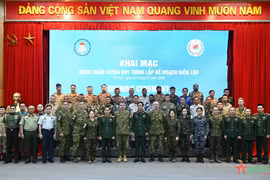 Vietnam y Canadá inauguran curso de formación de proceso de planificación de ejercicios militares