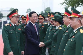 Presidente vietnamita visita Grupo Militar de Industria y Telecomunicaciones Viettel