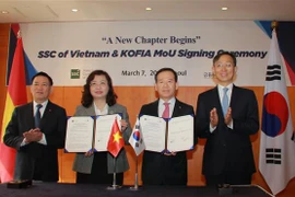Mercado financiero de Vietnam acapara atención de inversores surcoreanos
