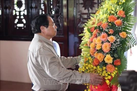 Primer ministro rinde homenaje a extintos líderes del país