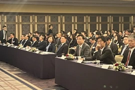 Japón busca oportunidad de inversión en mercado bursátil de Vietnam