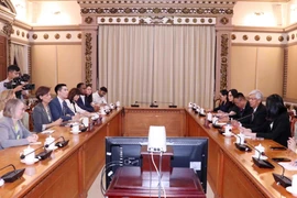 Delegación de congresistas estadounidenses visita Ciudad Ho Chi Minh