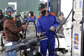 Vietnam: Precios de gasolina registran una caída leve