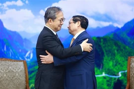 Premier vietnamita recibe al embajador saliente japonés