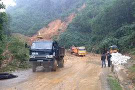 Vicepresidenta visita zonas de Quang Nam afectadas por inundaciones 