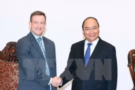 Premier vietnamita recibe al nuevo embajador francés